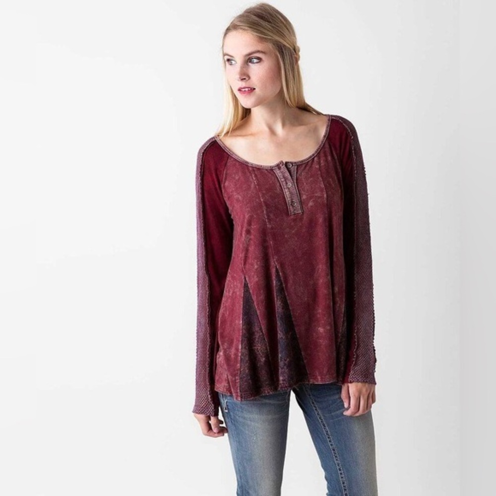Gimmicks By‎ BKE Washed Henley Top in Winsor Wine Size Small Boho Festival